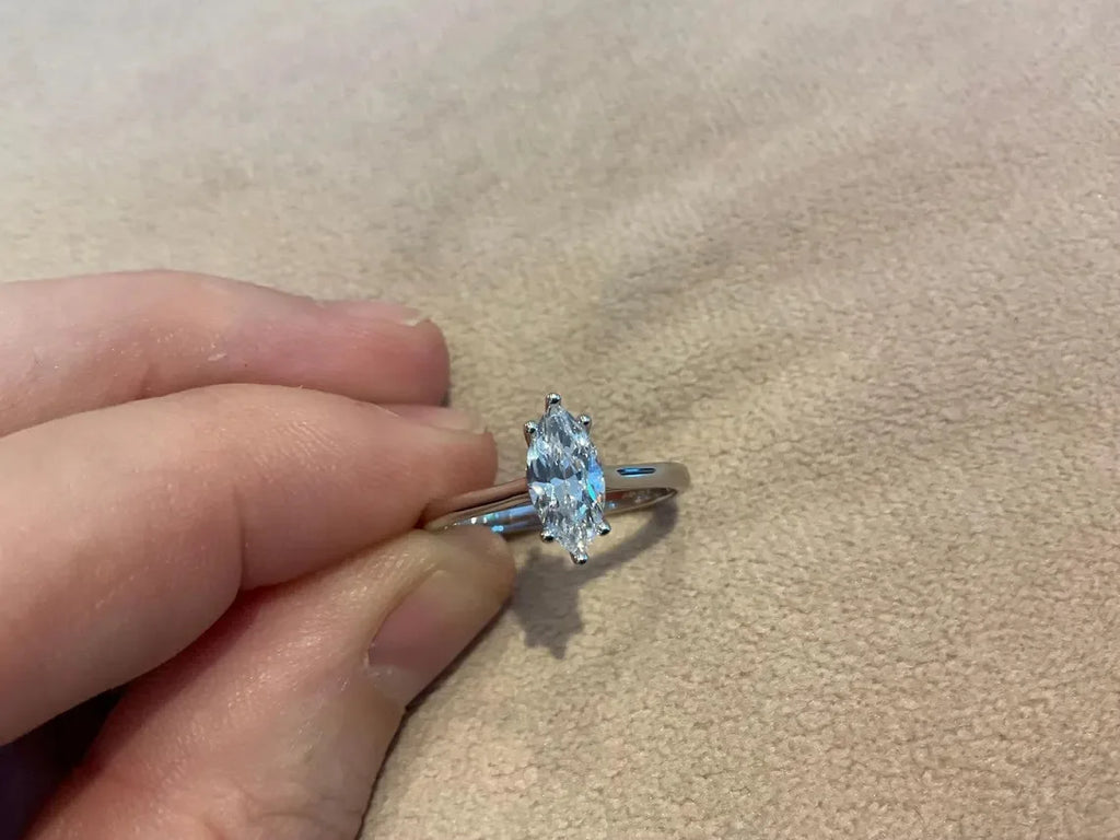 Premium Quality Lab Grown Diamond Ring D Color VVS Round Brilliant Cut Bridal Engagement Jewelry Gift Available For Sale
