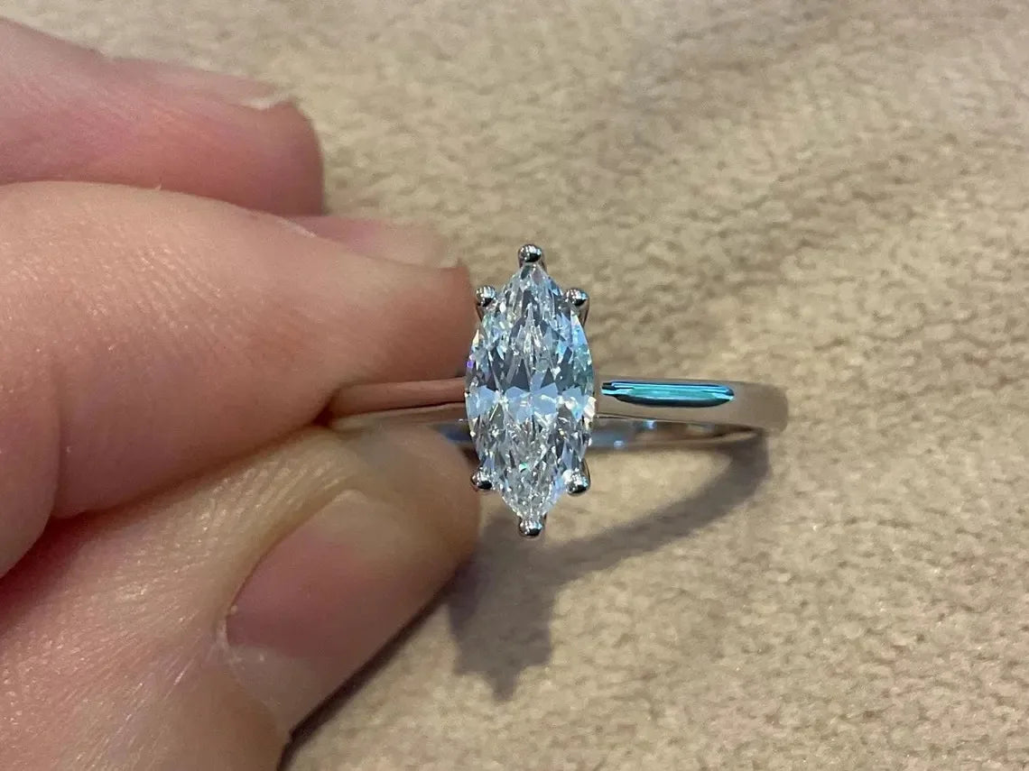 Premium Quality Lab Grown Diamond Ring D Color VVS Round Brilliant Cut Bridal Engagement Jewelry Gift Available For Sale