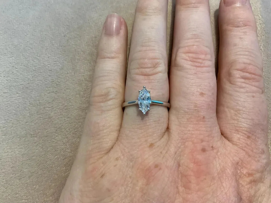 Premium Quality Lab Grown Diamond Ring D Color VVS Round Brilliant Cut Bridal Engagement Jewelry Gift Available For Sale
