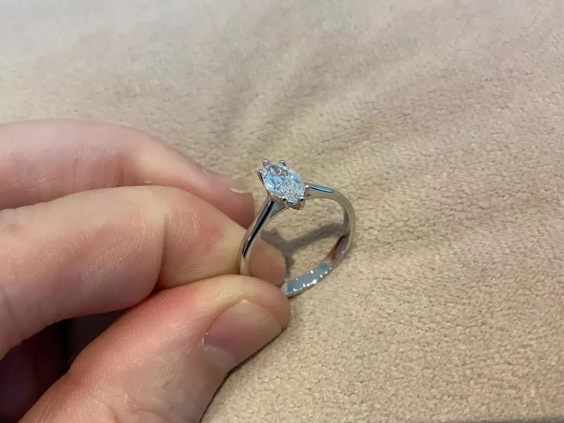 Premium Quality Lab Grown Diamond Ring D Color VVS Round Brilliant Cut Bridal Engagement Jewelry Gift Available For Sale