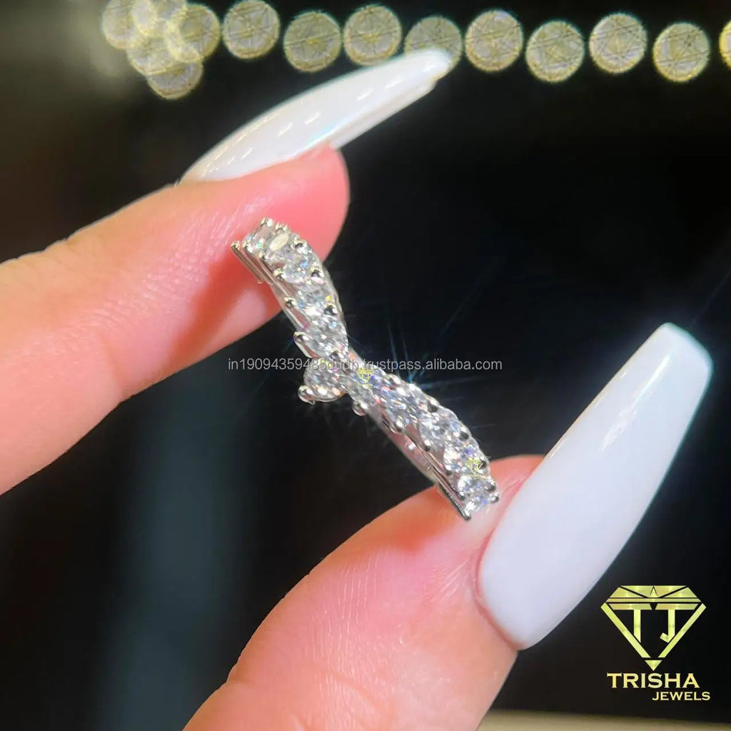 Luxury Round Cut Moissanite Engagement Ring VVS Bridal Ring 925 Sterling Silver Elegant Wedding Jewelry For Women