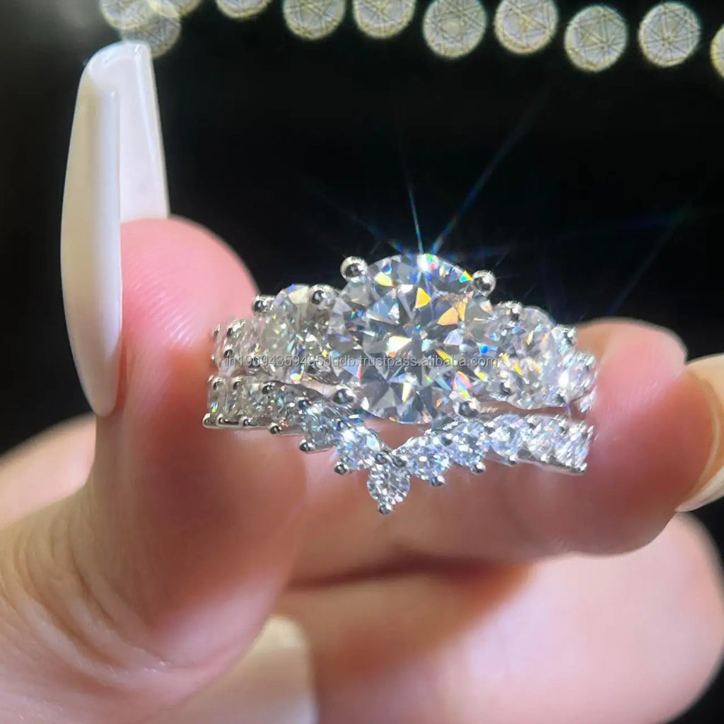 Luxury Round Cut Moissanite Engagement Ring VVS Bridal Ring 925 Sterling Silver Elegant Wedding Jewelry For Women